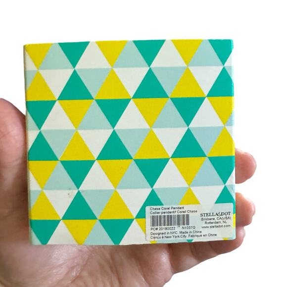 Stella & Dot Chase Coral Pendant Gold Tone Statement Necklace 16” Approx. NIB - Picture 9 of 13